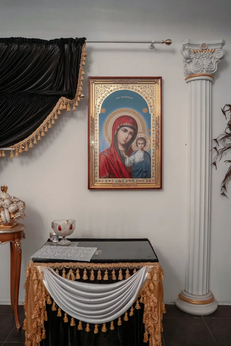 Икона и оформление прощального зала